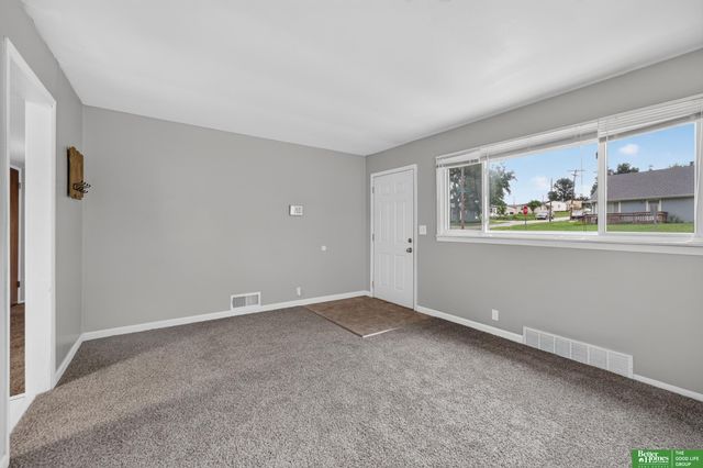 4454 S 61 Street, Omaha, NE 68117