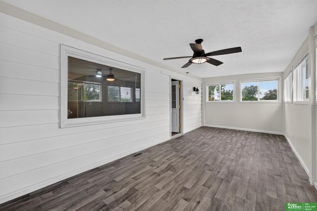 4454 S 61 Street, Omaha, NE 68117