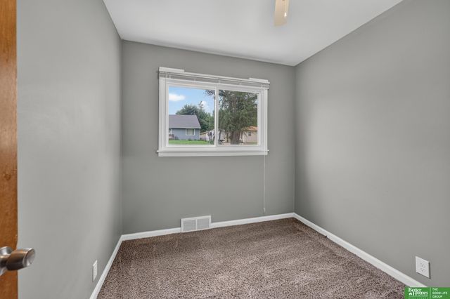 4454 S 61 Street, Omaha, NE 68117