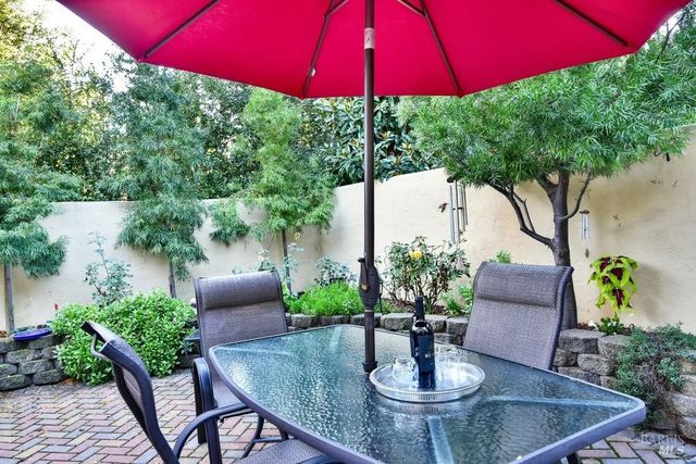 195 Guadalupe Dr, Sonoma, CA 95476