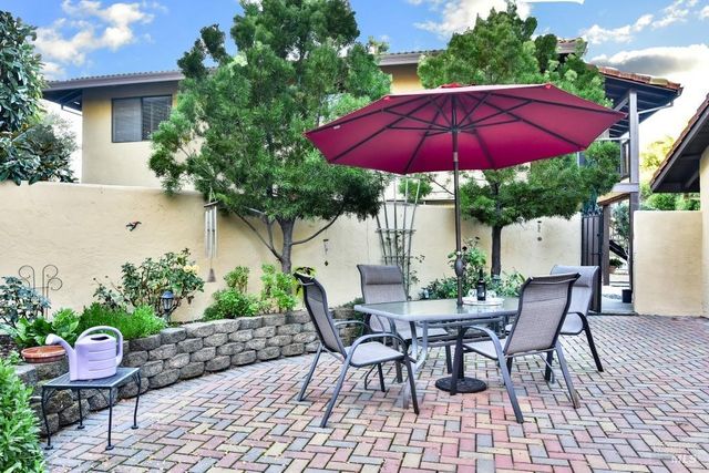 195 Guadalupe Dr, Sonoma, CA 95476