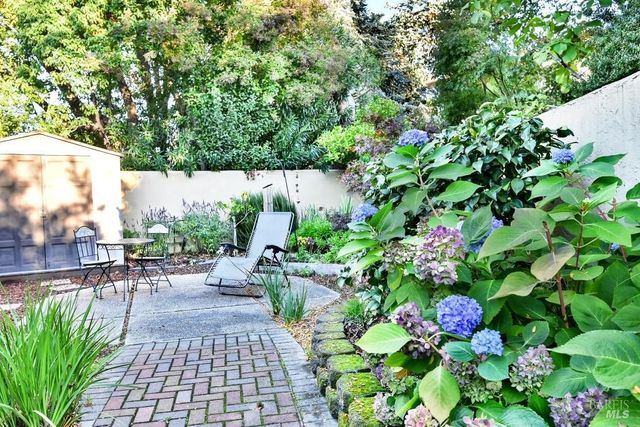 195 Guadalupe Dr, Sonoma, CA 95476