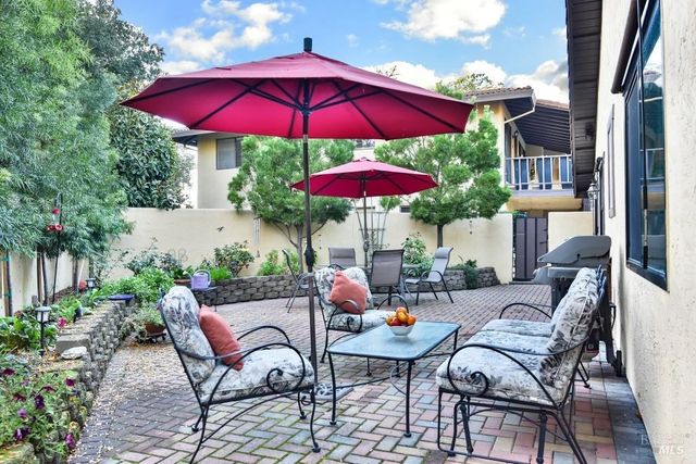 195 Guadalupe Dr, Sonoma, CA 95476