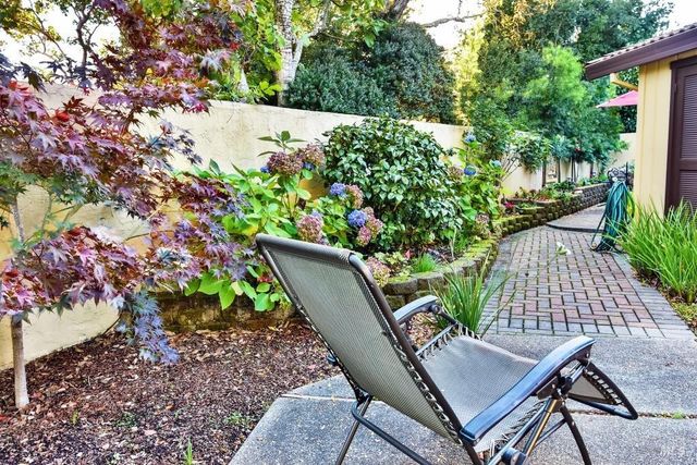 195 Guadalupe Dr, Sonoma, CA 95476