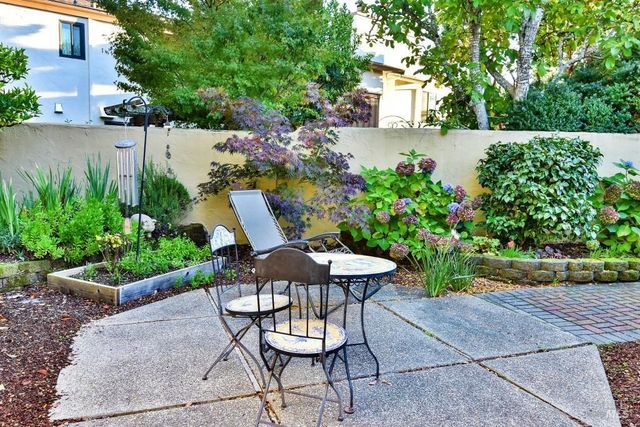 195 Guadalupe Dr, Sonoma, CA 95476