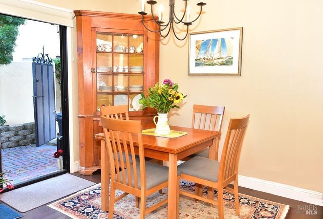 195 Guadalupe Dr, Sonoma, CA 95476