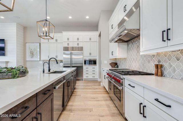 2766 E BONANZA Court, Gilbert, AZ 85297