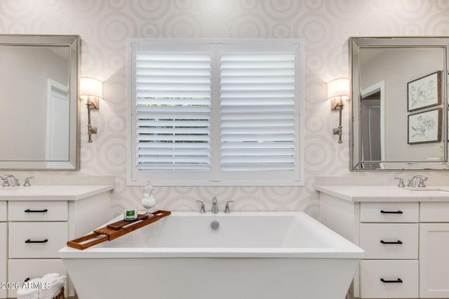 2766 E BONANZA Court, Gilbert, AZ 85297