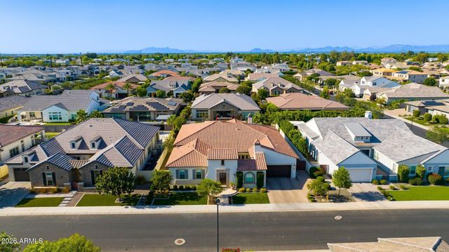 2766 E BONANZA Court, Gilbert, AZ 85297
