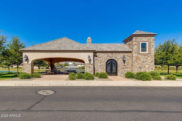 2766 E BONANZA Court, Gilbert, AZ 85297