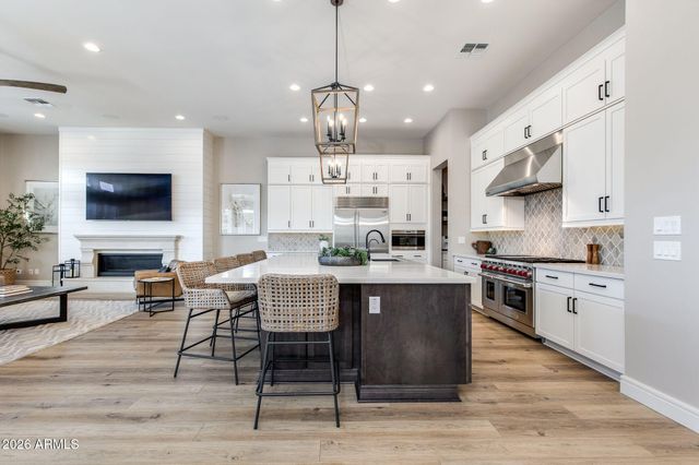 2766 E BONANZA Court, Gilbert, AZ 85297