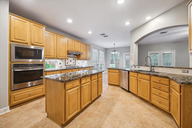 1766 Lakeside Enclave Drive, Houston, TX 77077