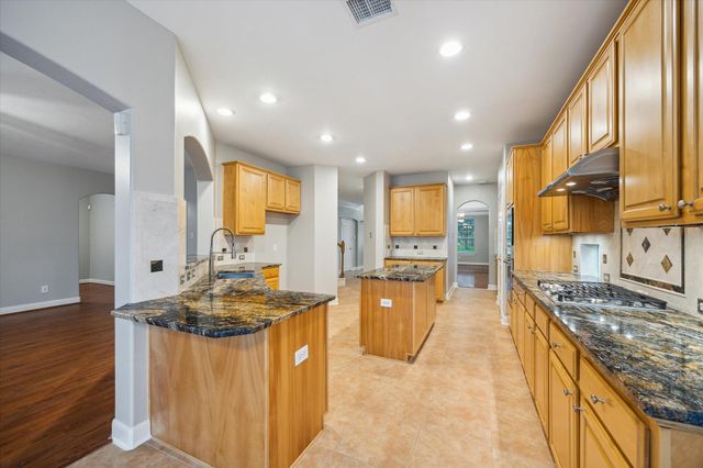 1766 Lakeside Enclave Drive, Houston, TX 77077