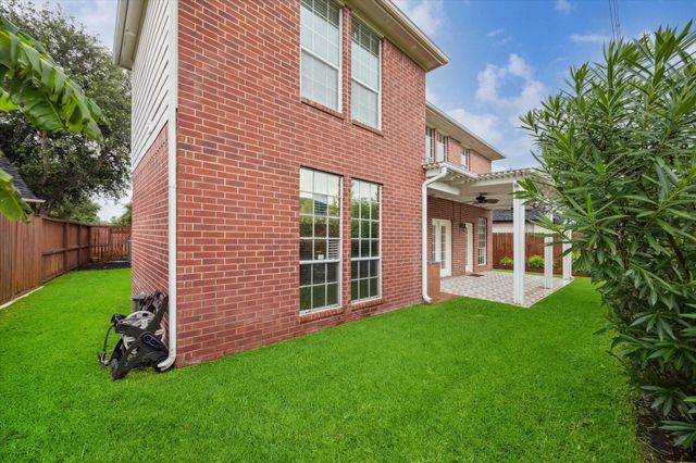 1766 Lakeside Enclave Drive, Houston, TX 77077