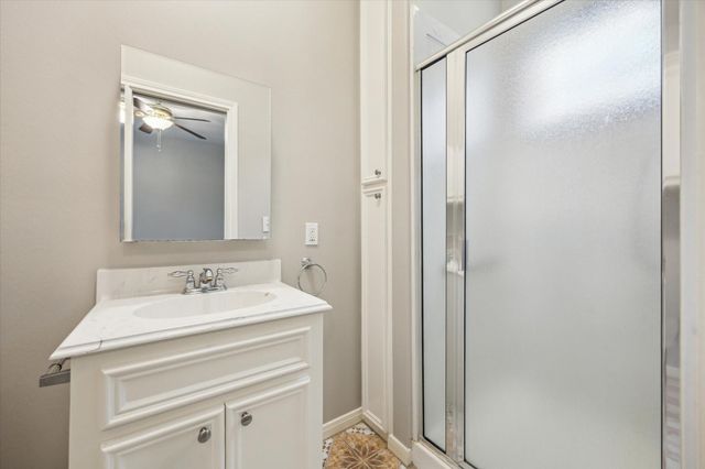 1766 Lakeside Enclave Drive, Houston, TX 77077
