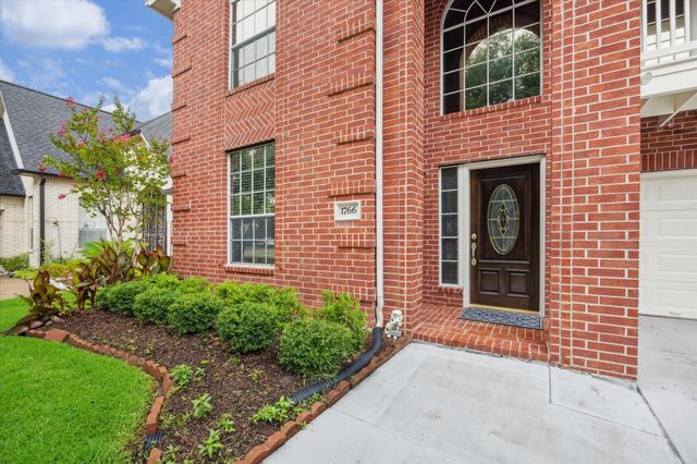 1766 Lakeside Enclave Drive, Houston, TX 77077