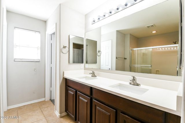 451 S HAWES Road 18, Mesa, AZ 85208