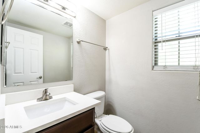 451 S HAWES Road 18, Mesa, AZ 85208
