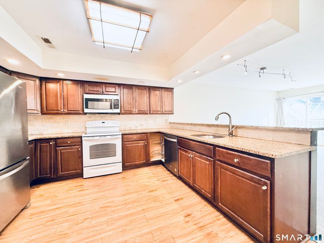 1400 Bedford Street 11, Stamford, CT 06905