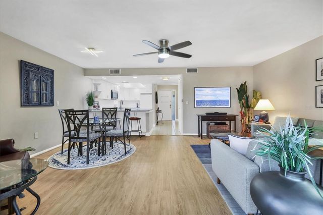 3041 QUAIL HOLLOW 27, Sarasota, FL 34235