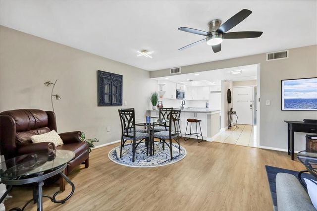 3041 QUAIL HOLLOW 27, Sarasota, FL 34235