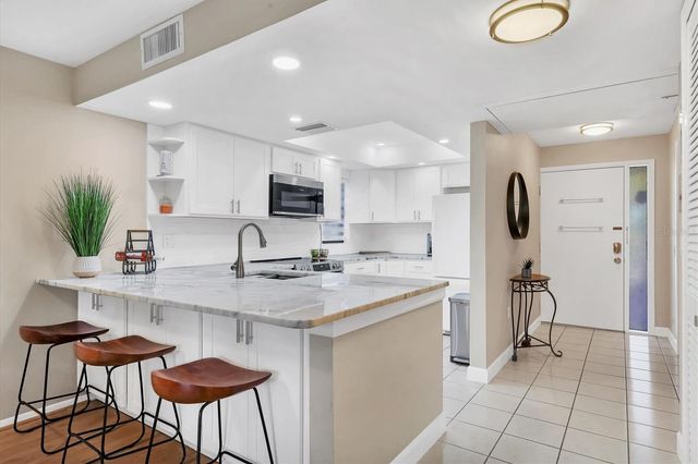 3041 QUAIL HOLLOW 27, Sarasota, FL 34235