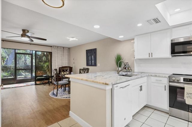 3041 QUAIL HOLLOW 27, Sarasota, FL 34235