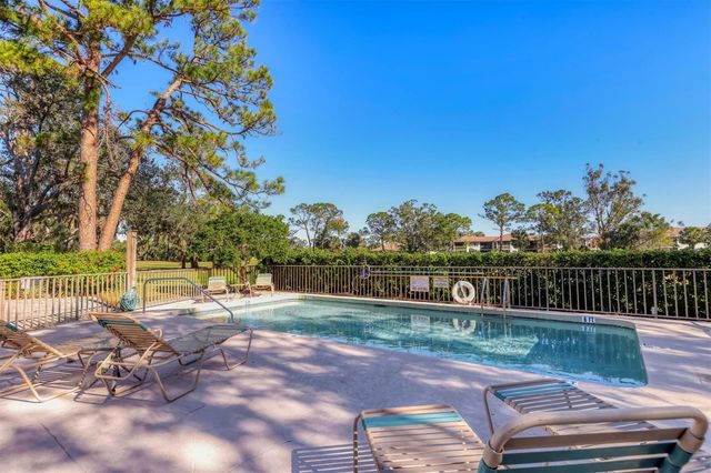 3041 QUAIL HOLLOW 27, Sarasota, FL 34235