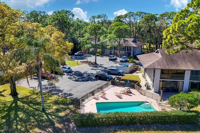 3041 QUAIL HOLLOW 27, Sarasota, FL 34235