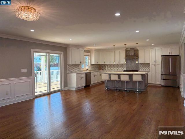 332 Kipp Avenue, Elmwood Park, NJ 07407