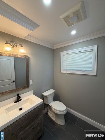 332 Kipp Avenue, Elmwood Park, NJ 07407