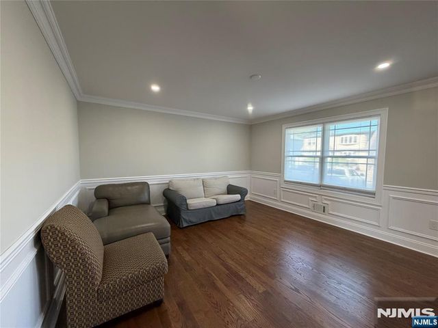332 Kipp Avenue, Elmwood Park, NJ 07407