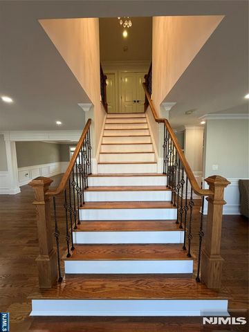 332 Kipp Avenue, Elmwood Park, NJ 07407