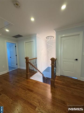 332 Kipp Avenue, Elmwood Park, NJ 07407