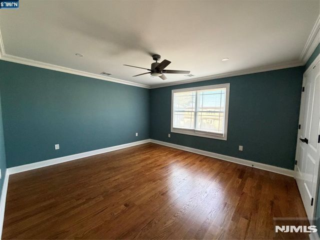 332 Kipp Avenue, Elmwood Park, NJ 07407