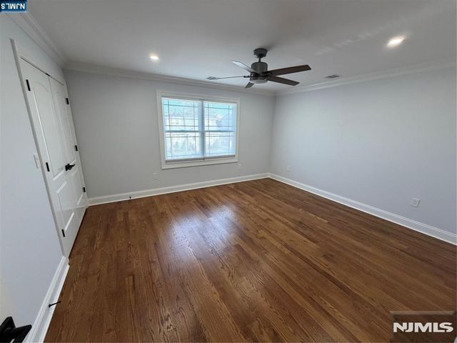 332 Kipp Avenue, Elmwood Park, NJ 07407