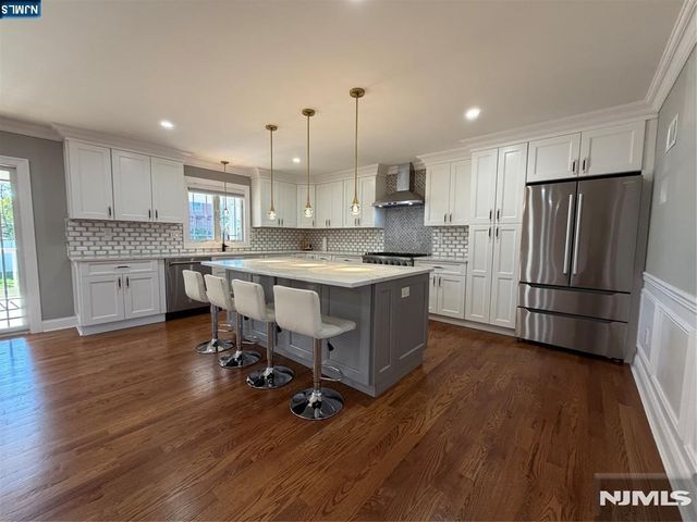 332 Kipp Avenue, Elmwood Park, NJ 07407