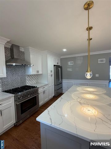 332 Kipp Avenue, Elmwood Park, NJ 07407