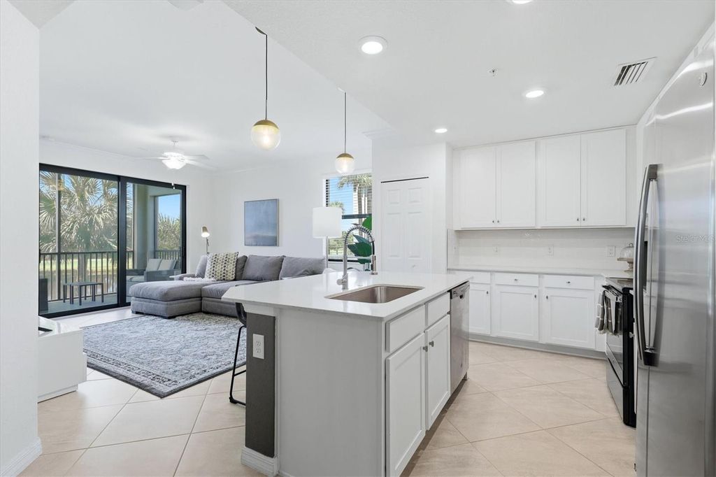Image 15 of property listing at 17626 GAWTHROP DRIVE 208, Bradenton, FL 34211