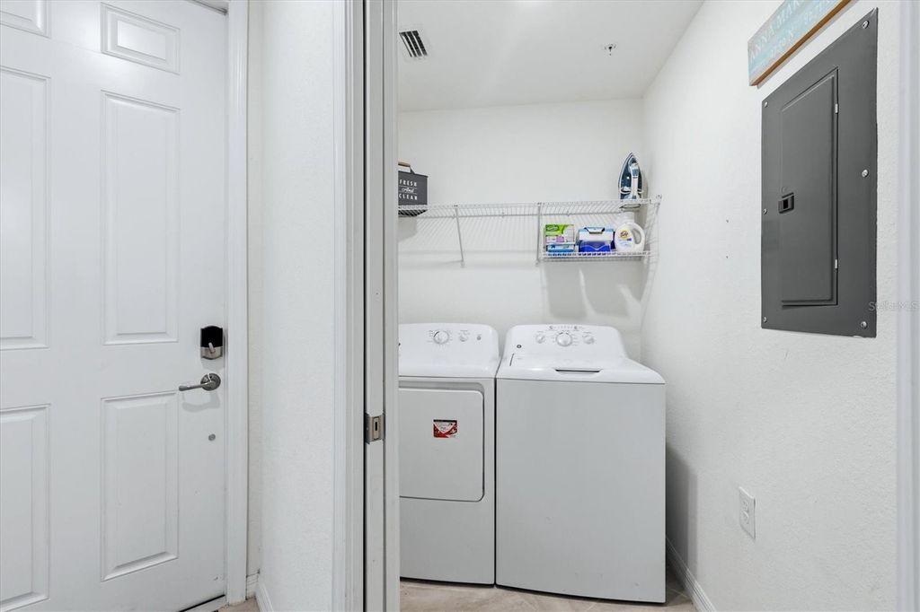 Image 28 of property listing at 17626 GAWTHROP DRIVE 208, Bradenton, FL 34211