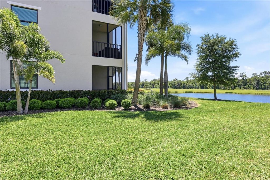 Image 31 of property listing at 17626 GAWTHROP DRIVE 208, Bradenton, FL 34211