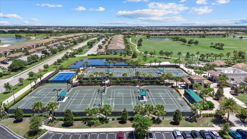 Image 44 of property listing at 17626 GAWTHROP DRIVE 208, Bradenton, FL 34211