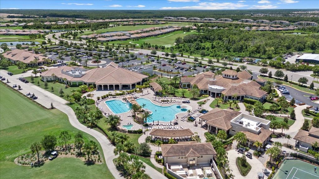 Image 45 of property listing at 17626 GAWTHROP DRIVE 208, Bradenton, FL 34211