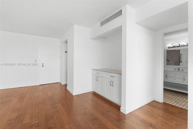 800 West Ave 527, Miami Beach, FL 33139