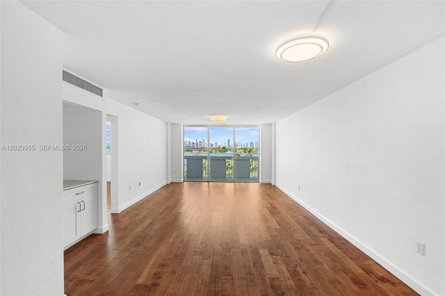 800 West Ave 527, Miami Beach, FL 33139