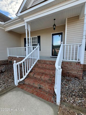 207 Dogwood Estates Lane, Goldsboro, NC 27534