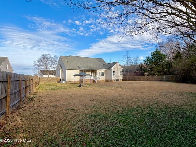 207 Dogwood Estates Lane, Goldsboro, NC 27534