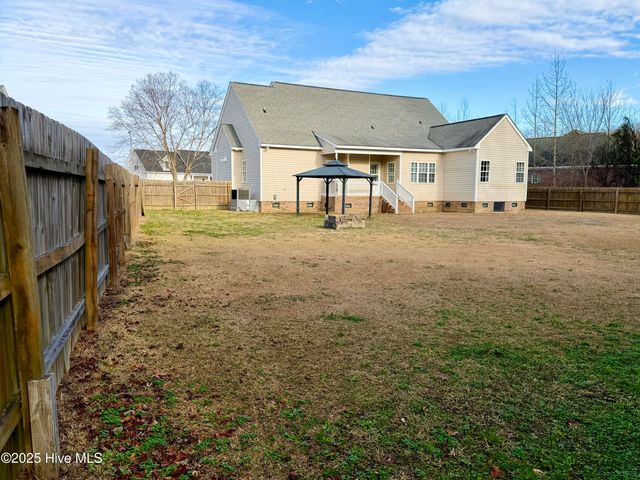 207 Dogwood Estates Lane, Goldsboro, NC 27534