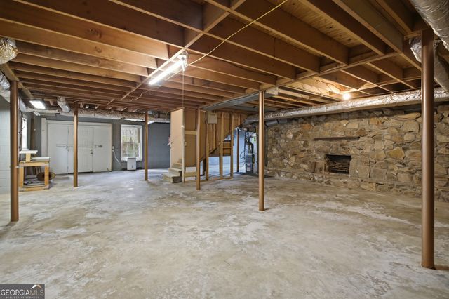 408 Willow Creek Road, Fairburn, GA 30213