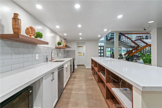 8650 Gulana C1056, Playa Del Rey, CA 90293